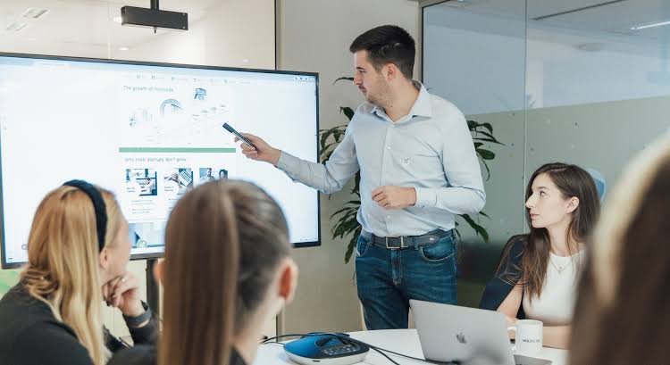 Bootstrapping vs Venture Capital: Which Suits Your Startup